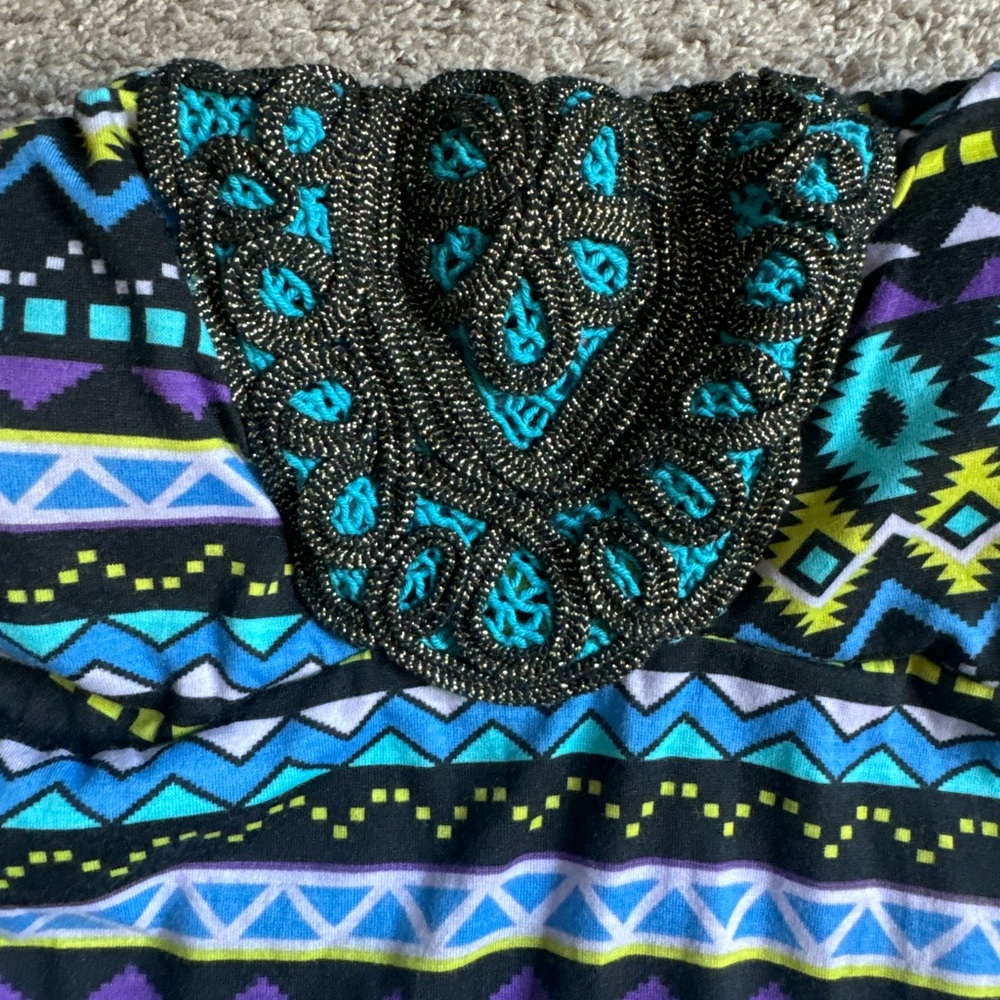 BONGO‎ Multicolor Tribal top - Picture 2 of 5